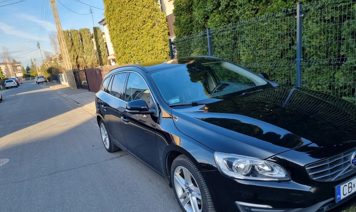 Volvo V60 cena 45000 przebieg: 244000, rok produkcji 2016 z Bydgoszcz małe 211